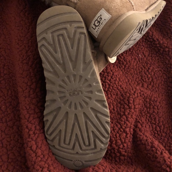Triple Bailey Button Ugg Boots - Picture 4 of 4